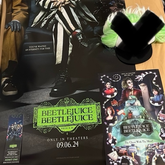 Beetlejuice 27x40 Movie Poster + 4 BONUS Theaterical 2-Sided 2024 Jenna Ortega